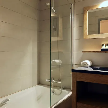 Apartamento Rénové à 1850, Skis Aux Pieds, 4 Pers, Parking Inclus - Fr-1-575-247 *